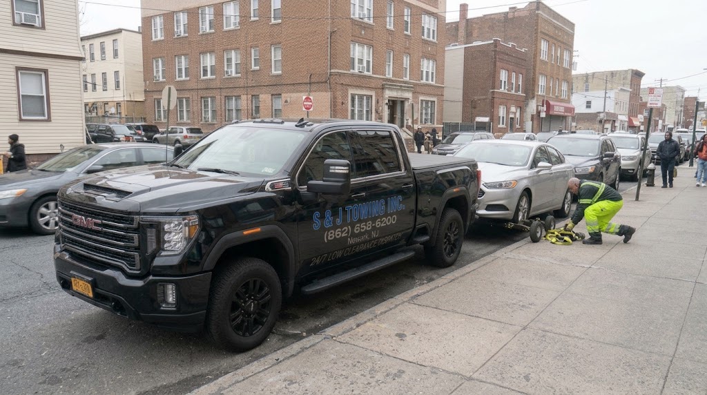 S & J Towing Tow Truck Service in Paramus, NJ